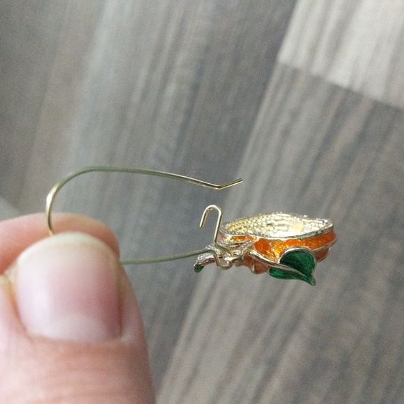 #357Halloween/Fall Dangle Pumpkin Earrings. - Picture 3 of 5